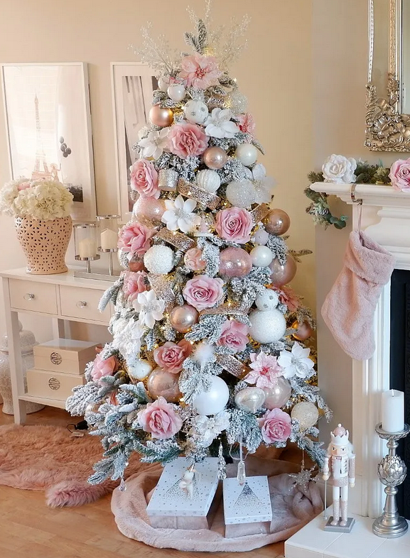 árvore de natal rose com rosas