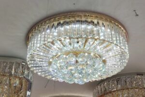 IMAGEM: Plafon com cristais dourado